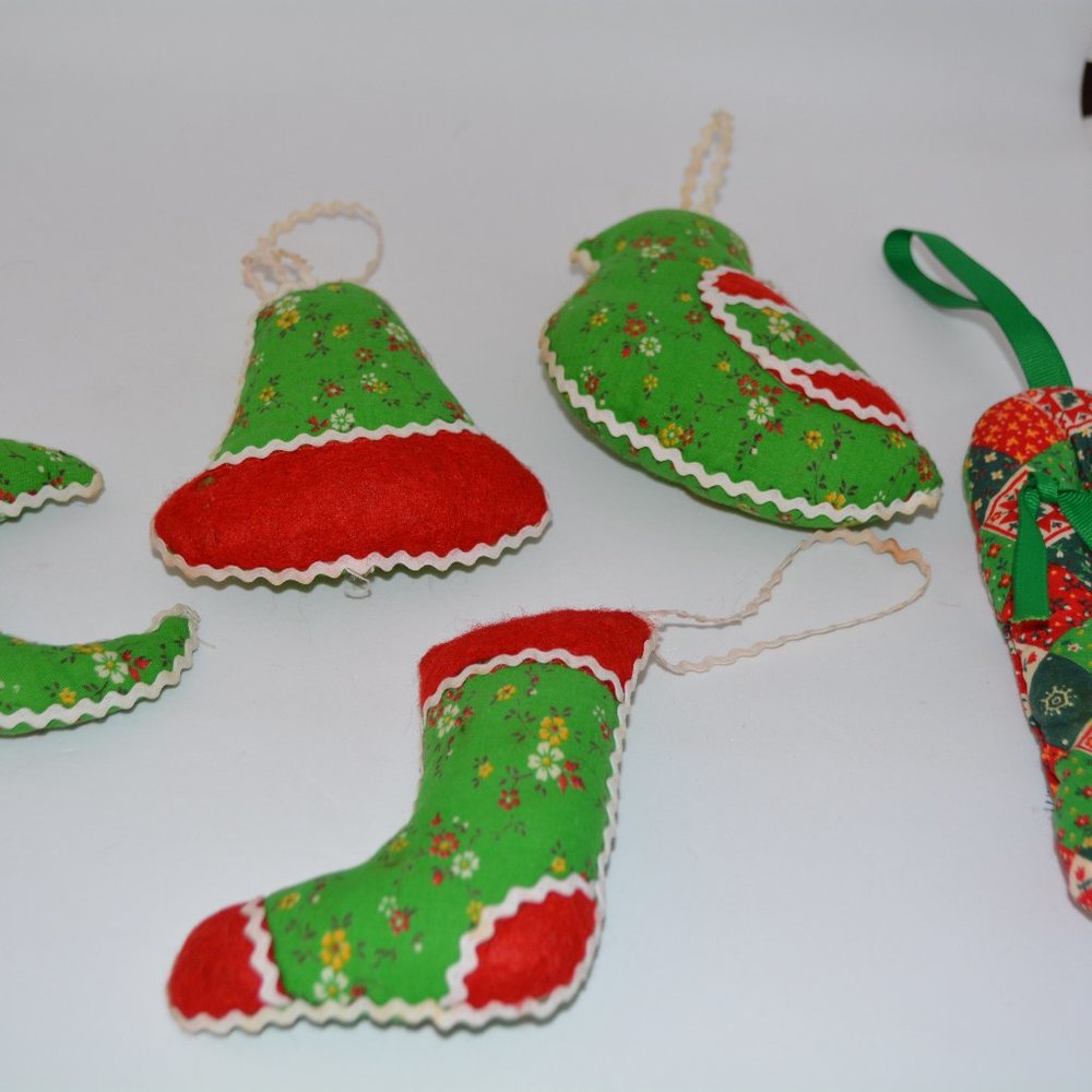 Lot of 5 VTG Handmade Stuffed Cloth Fabric Christmas Ornaments Kitschy Bird Bell